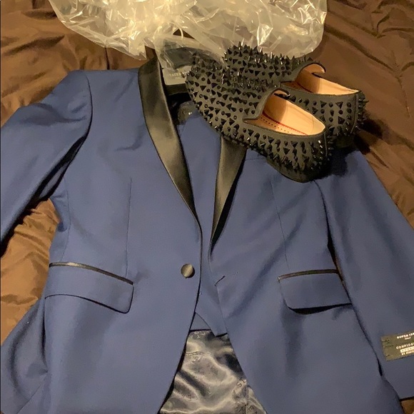 Suit - Picture 6 of 6